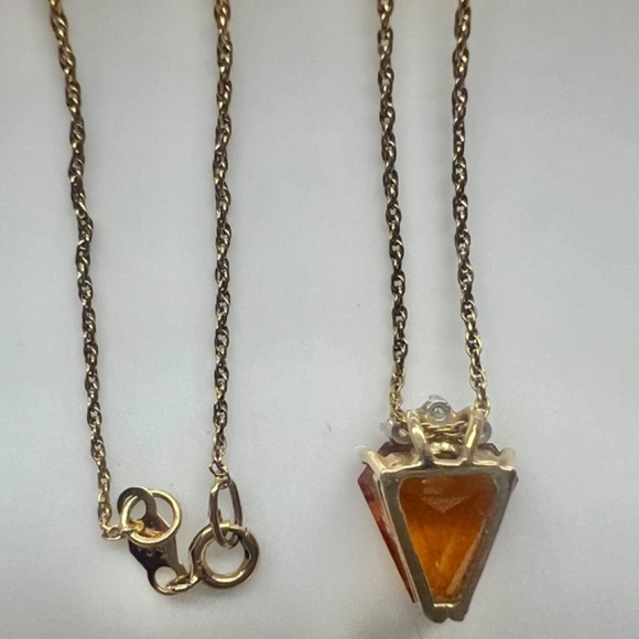 14K Y Gold Necklace: Natural Orange Citrine Trillion Shaped Pendant & Diamonds. - Picture 3 of 6